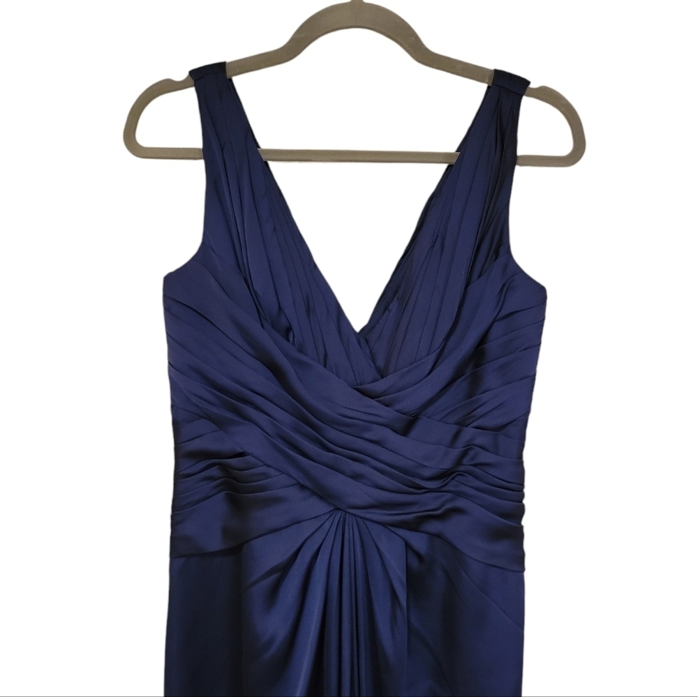 Monique Lhuillier Bridesmaid Floor Length Maxi Sleeveless Ruched Gathered Satin - Picture 6 of 12